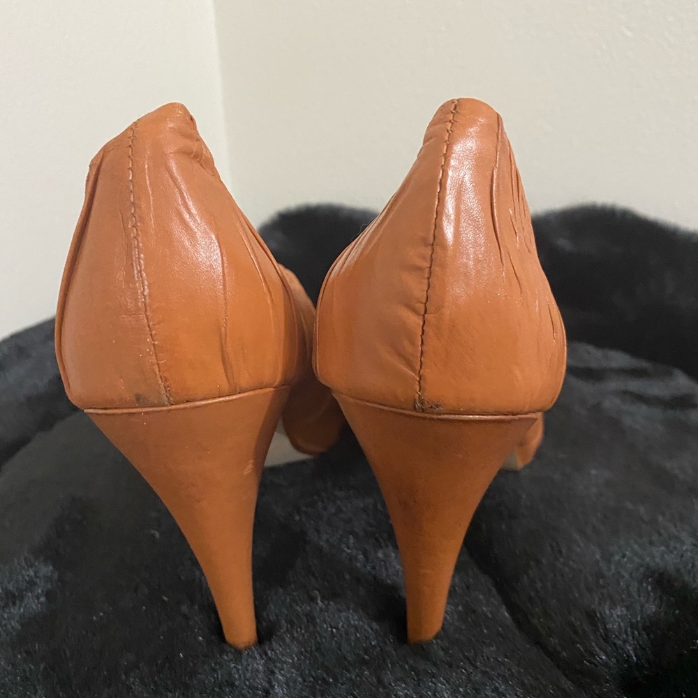Conjac pumps - Picture 3 of 5